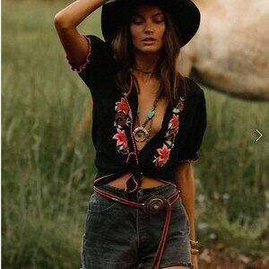 Chasing Unicorns Song of the Wind Top Black XS